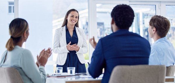 Quelles sont les stratégies efficaces pour gérer les équipes multiculturelles dans un environnement virtuel ?